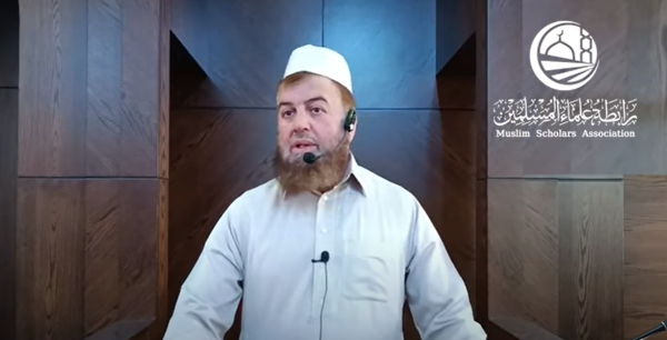 بين الدنيا والآخرة