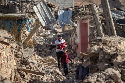 زلزال وإعصار …فأين الاعتبار